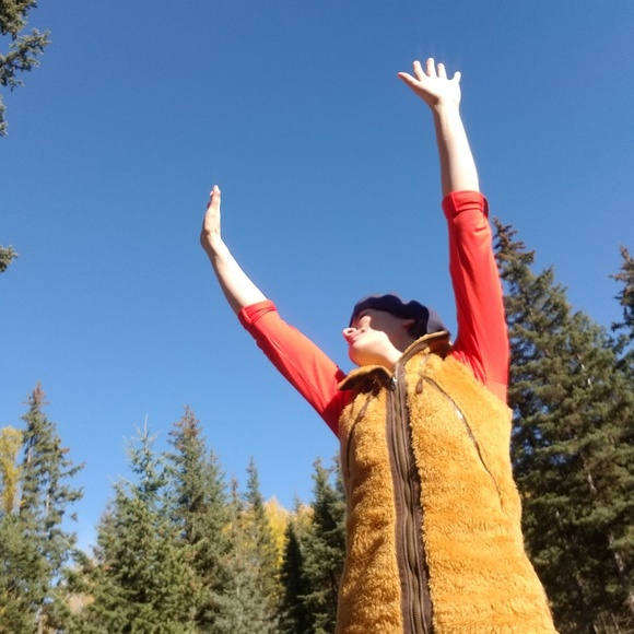 Meet Your Posher Odi'e - Picture 4 of 6